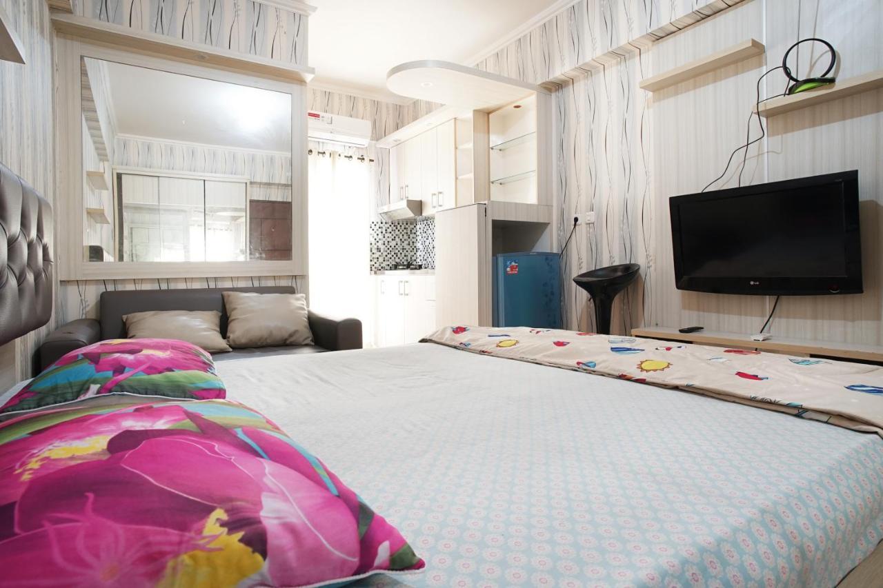 Planet Room Kemang View Bekasi Exterior foto